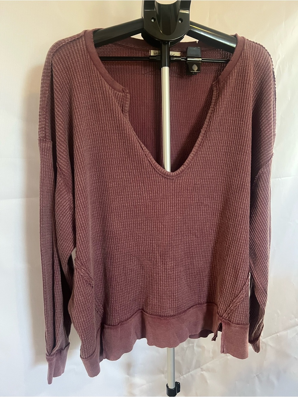 We The Free Buttercup thermal Waffle V-Neck Sweater - Mauve Plum size M